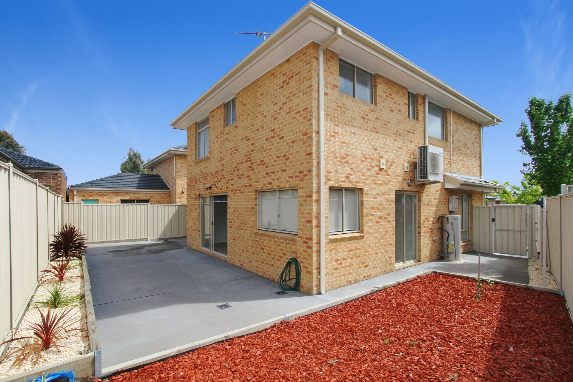 BRAND NEW TOWNHOUSE PRIME LOCATION