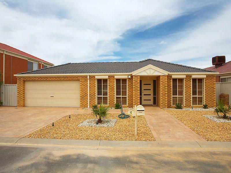 4 Bunya Close, Caroline Springs - Thumbnail 2