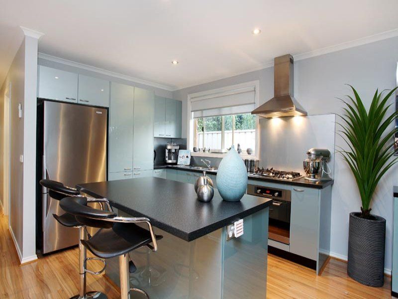 42 Milburn Circuit, Caroline Springs - Thumbnail 4
