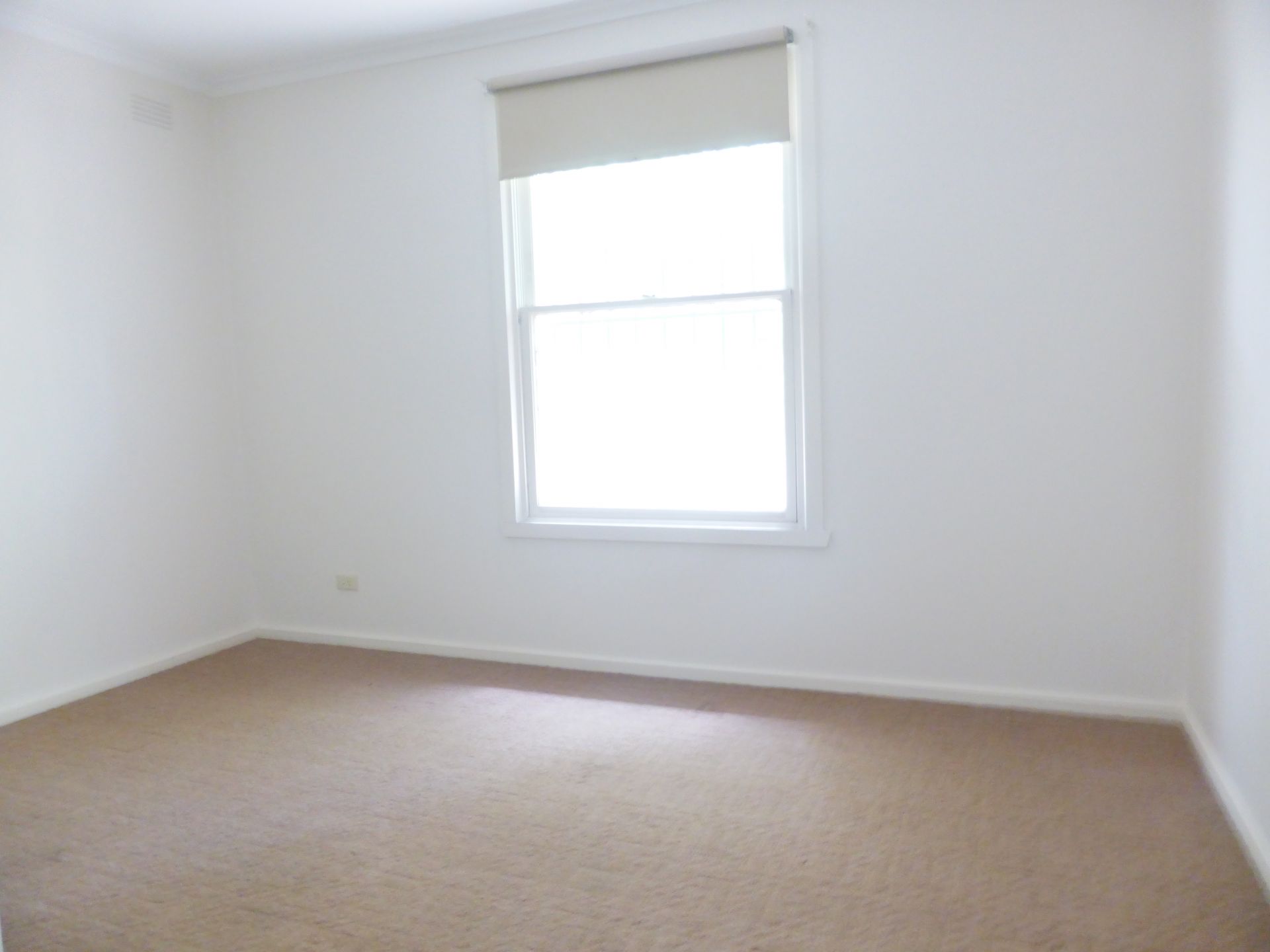 Cosy Unit With Plenty Of Space To Offer!
