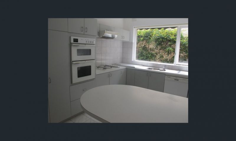 1/9 Monomeath Avenue, Toorak - Thumbnail 5