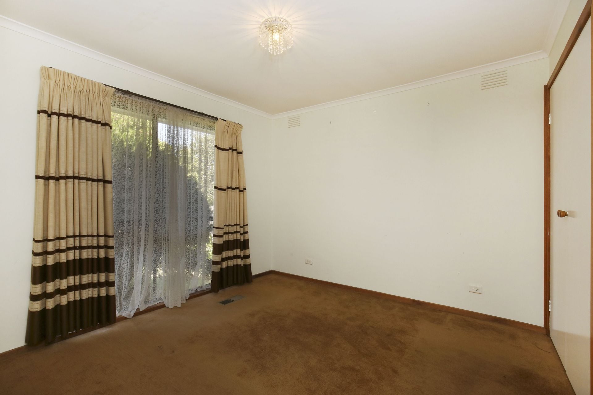 5 Bedroom Family Home