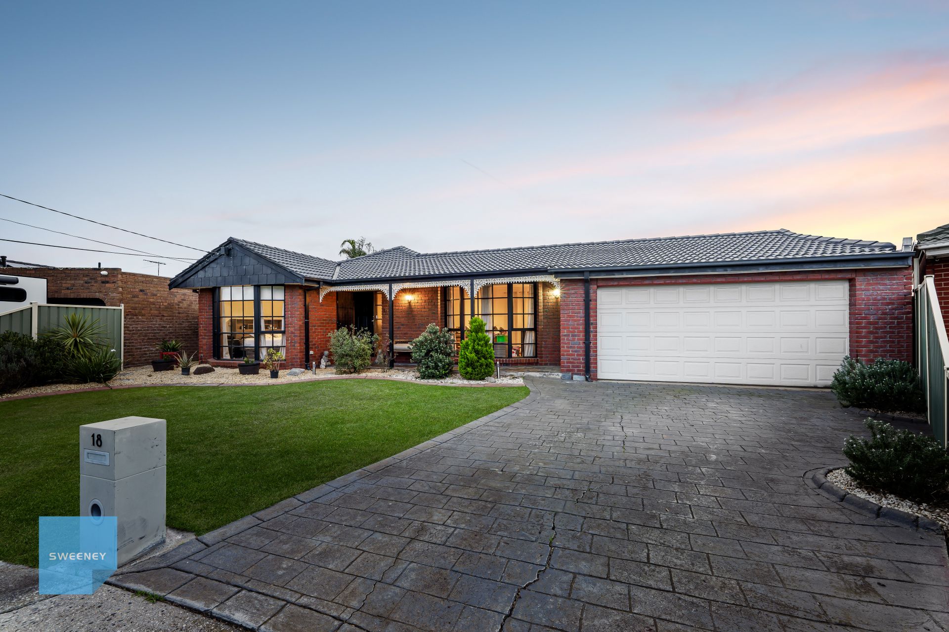 18 Campbell Avenue, Deer Park - Thumbnail 2