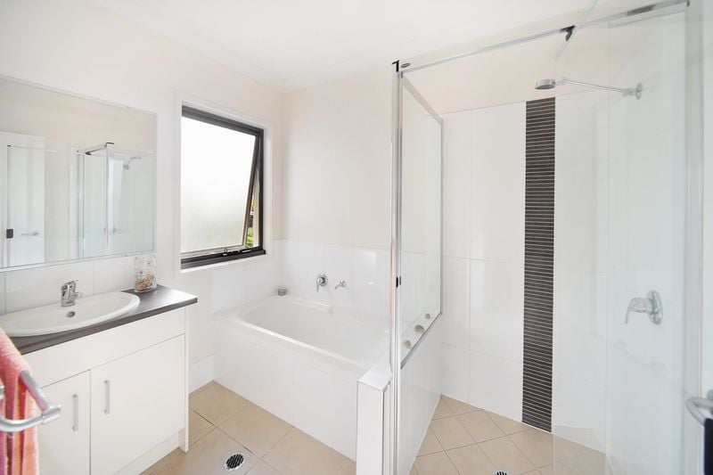 9 Pebble Court Peregian Springs QLD, Peregian Springs - Image 1