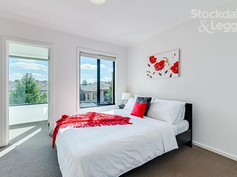 31 McCubbin Way MERNDA, Mernda - Thumbnail 7