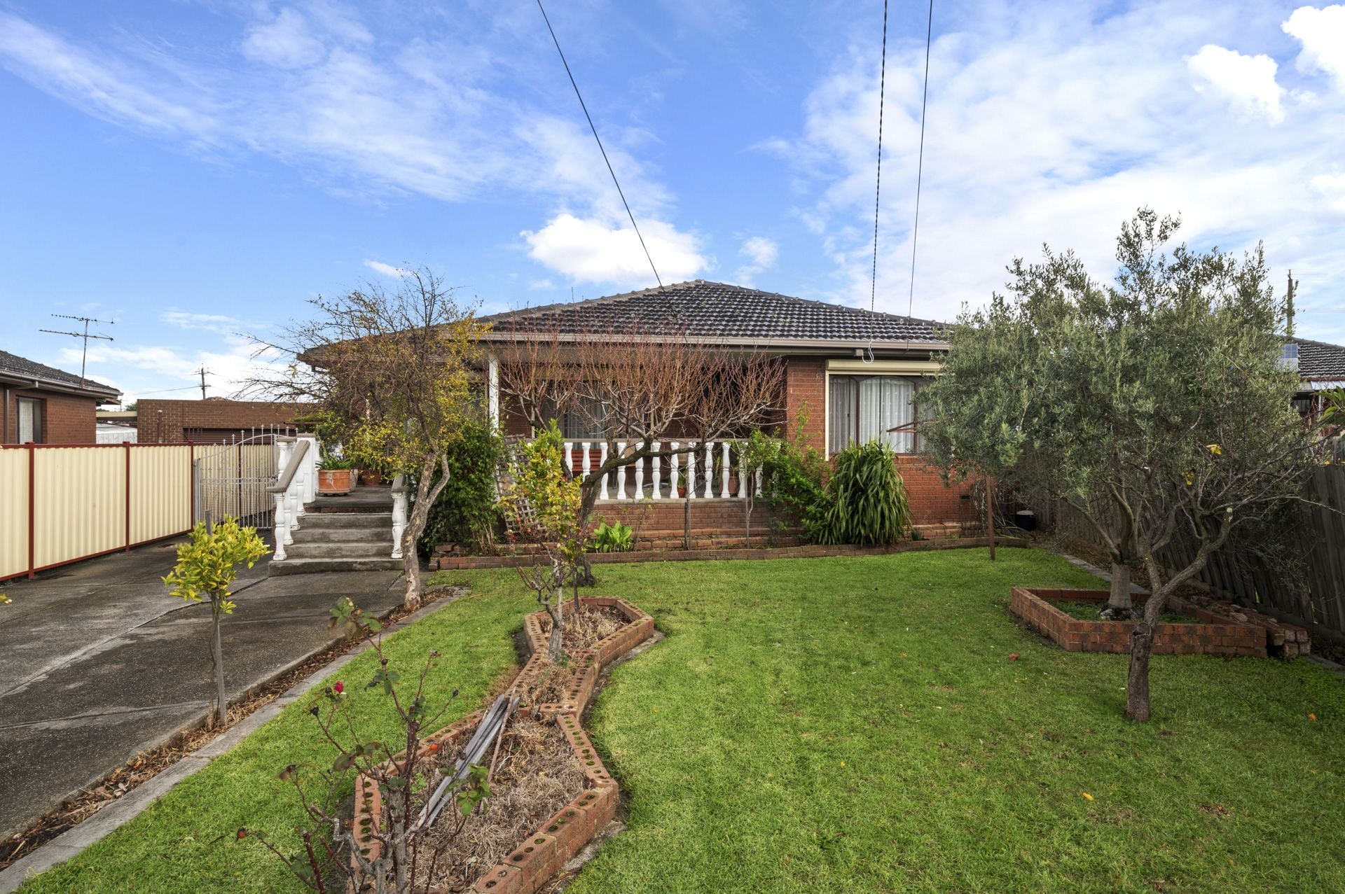 CLASSIC ELEVATED BEAUTY - LAND APPROX 770m2