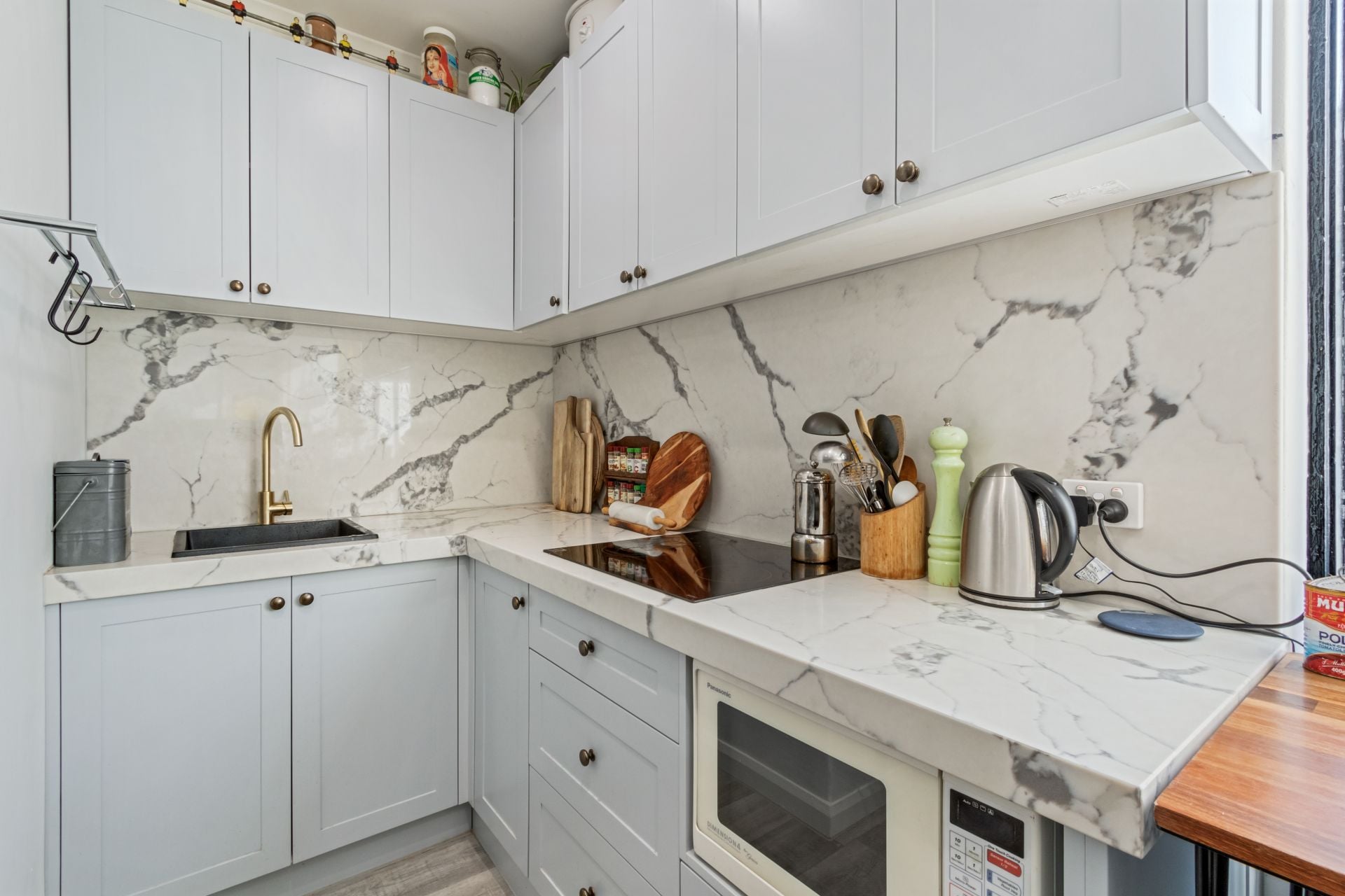 Beautifully renovated apartment in the heart of Collingwood
