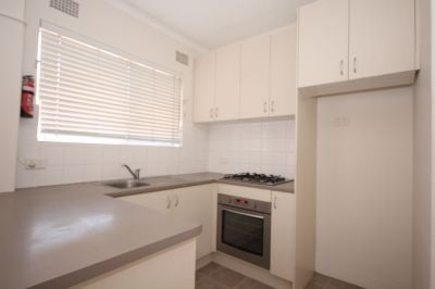 Modern Unit with 2 Parking Spots