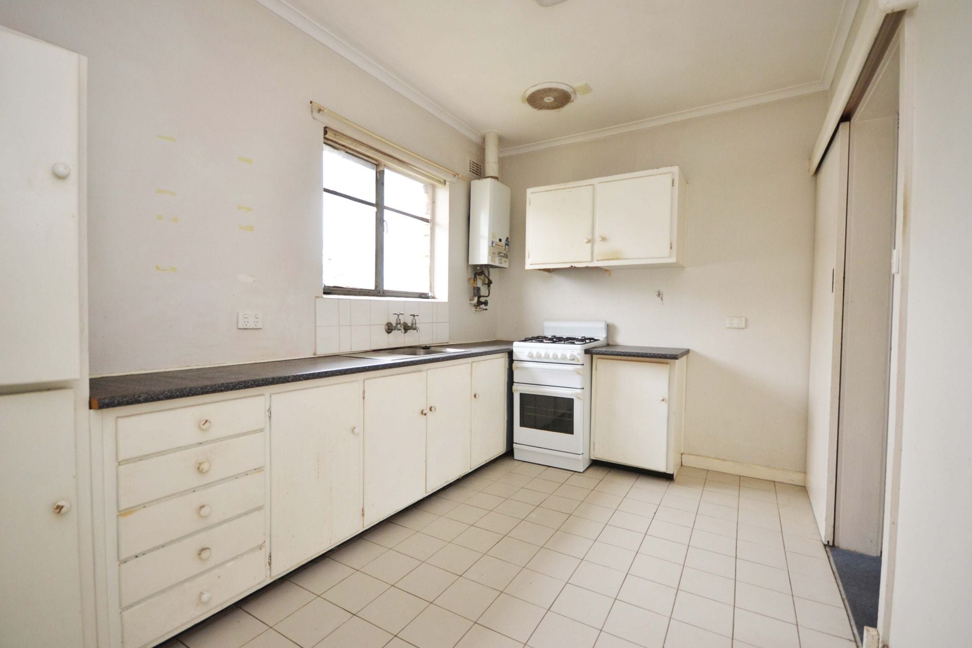 NEAT & TIDY APARTMENT