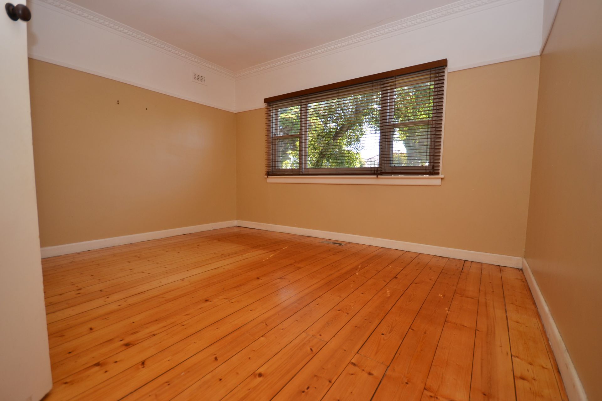 CHARMING TWO BEDROOM!