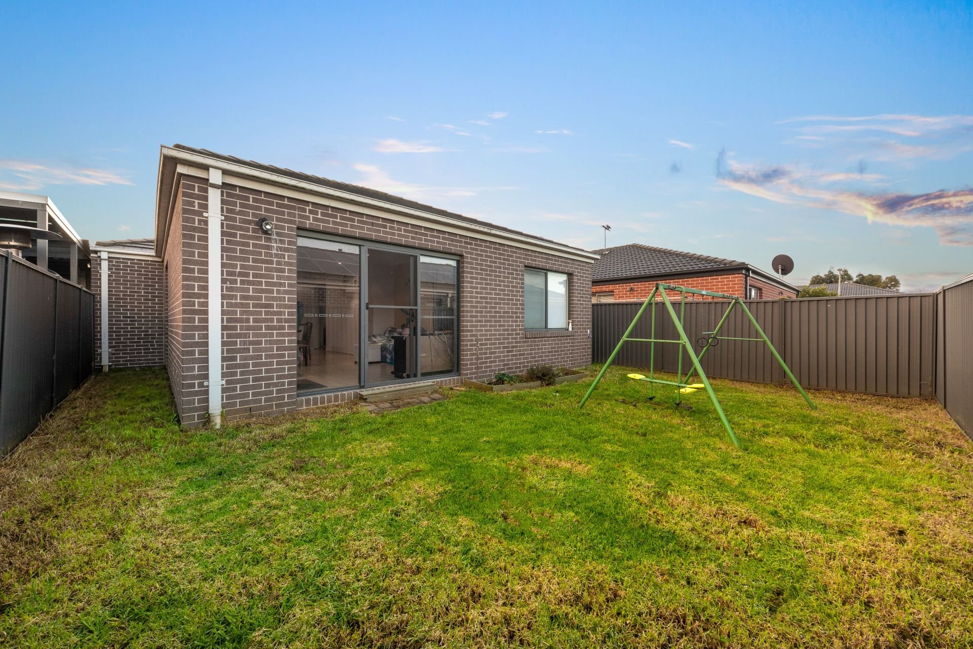 6 Mossbank Road, Cranbourne East OBrien Real Estate