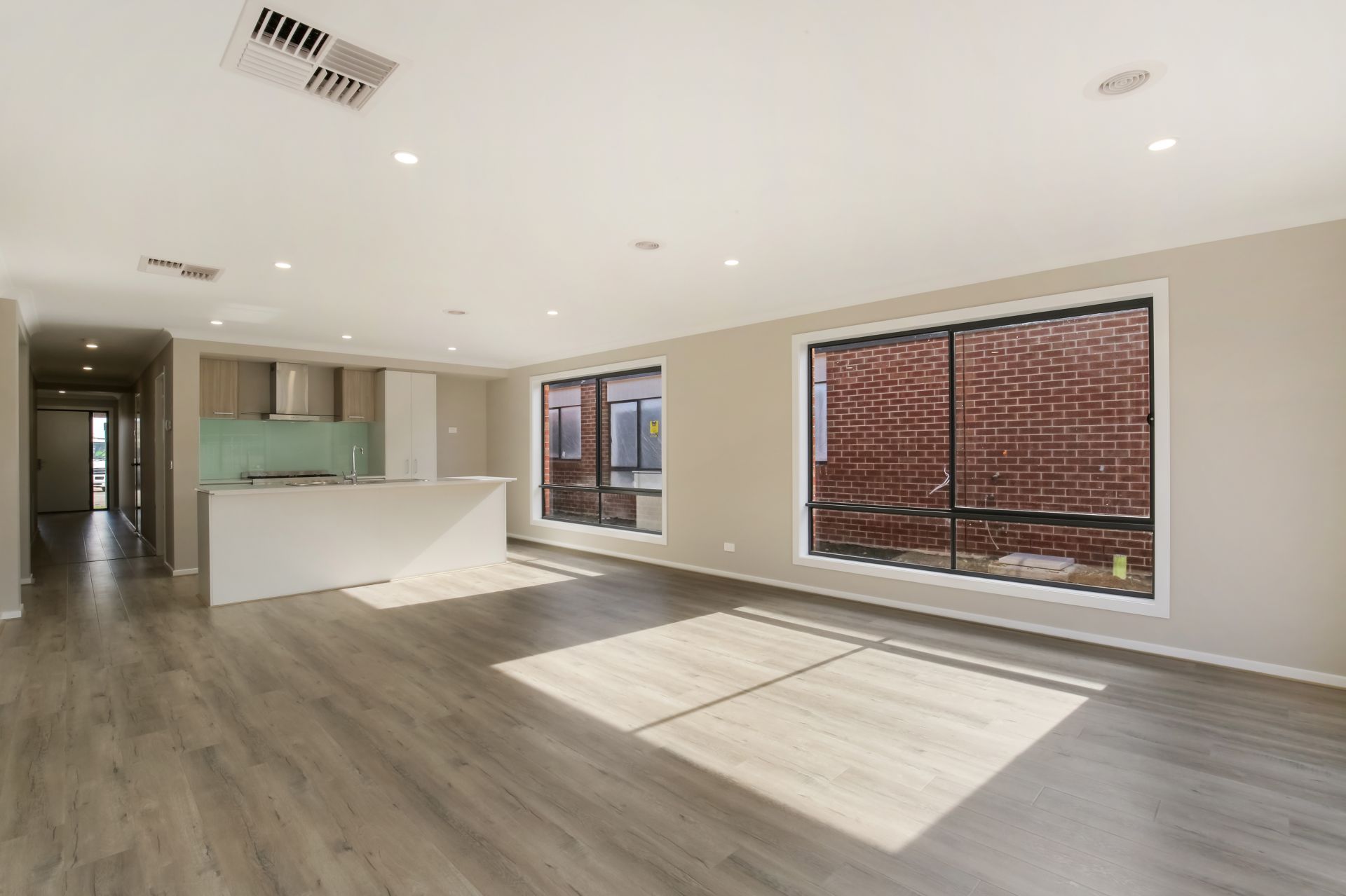 BEAUTIFUL FAMILY HOME