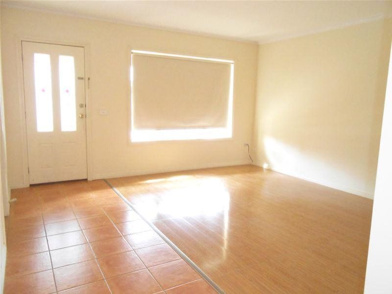 FAMILY LIVING, BY THE LAKE!! 6 MONTH LEASE!!