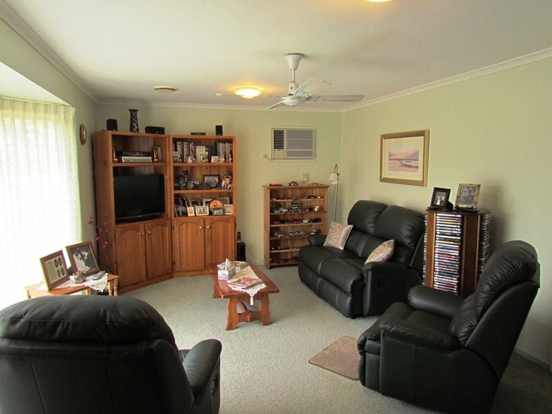 6 Marney Court, Brookfield - Thumbnail 4