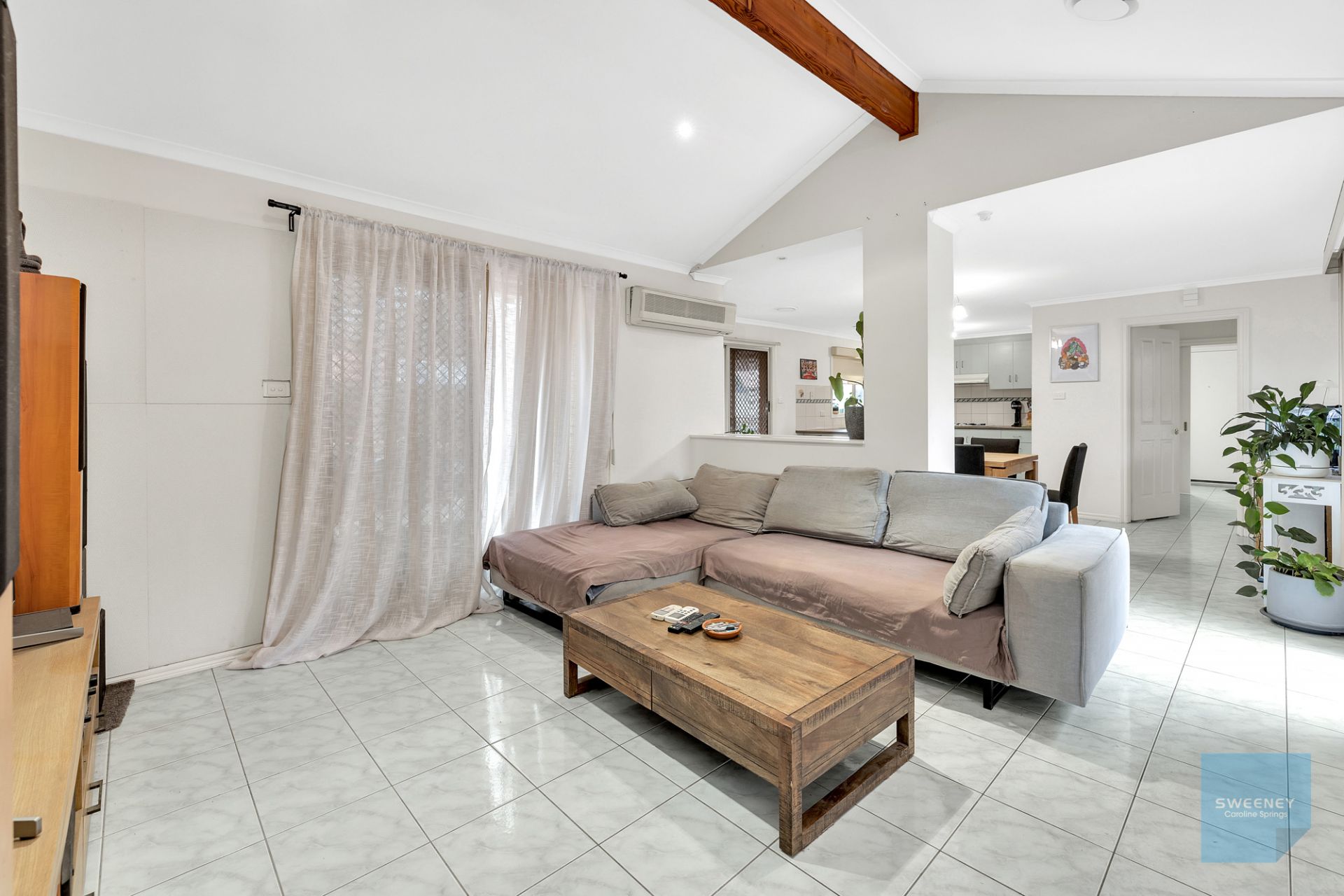 62 Stagecoach Crescent, Sydenham - Thumbnail 5