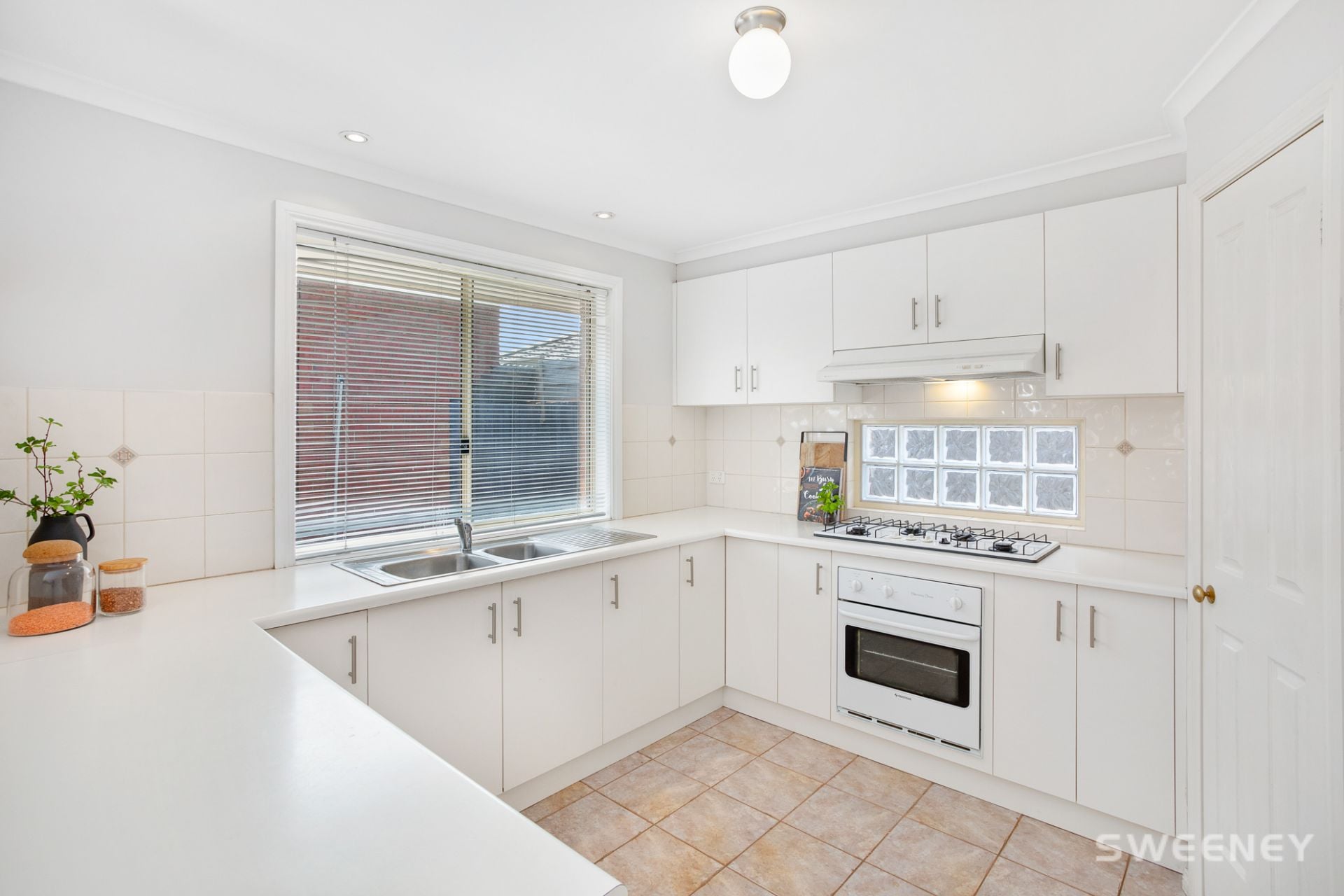 27 Spicer Boulevard, Altona Meadows - Thumbnail 3