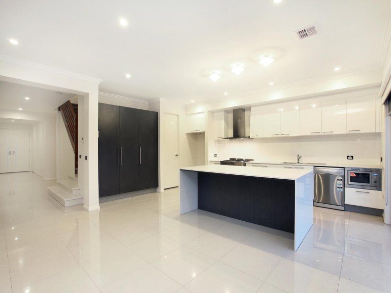 34 Brunton Avenue, Caroline Springs - Thumbnail 7