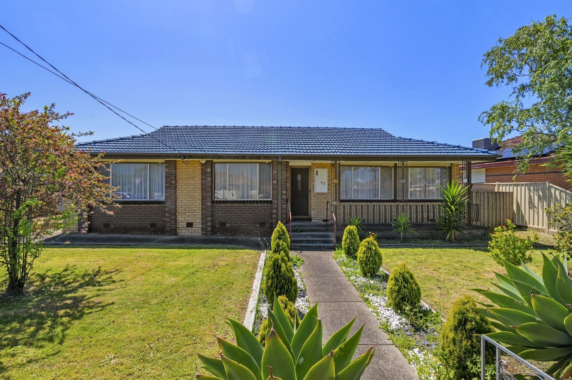 Close to Lalor station