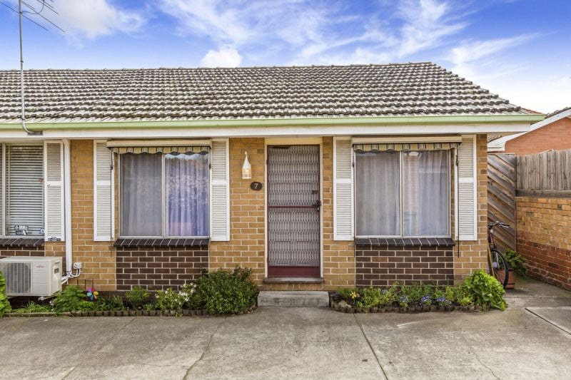 7/5 Govan Court, Footscray - Thumbnail 2