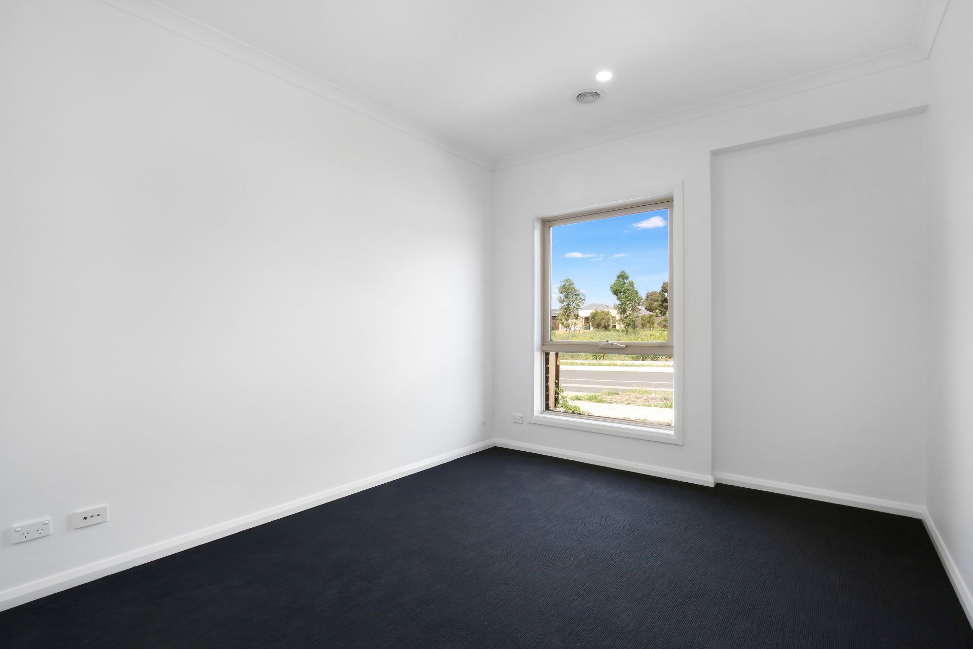 FAMILY LIVING IN LYNDARUM'S BEST LOCATION