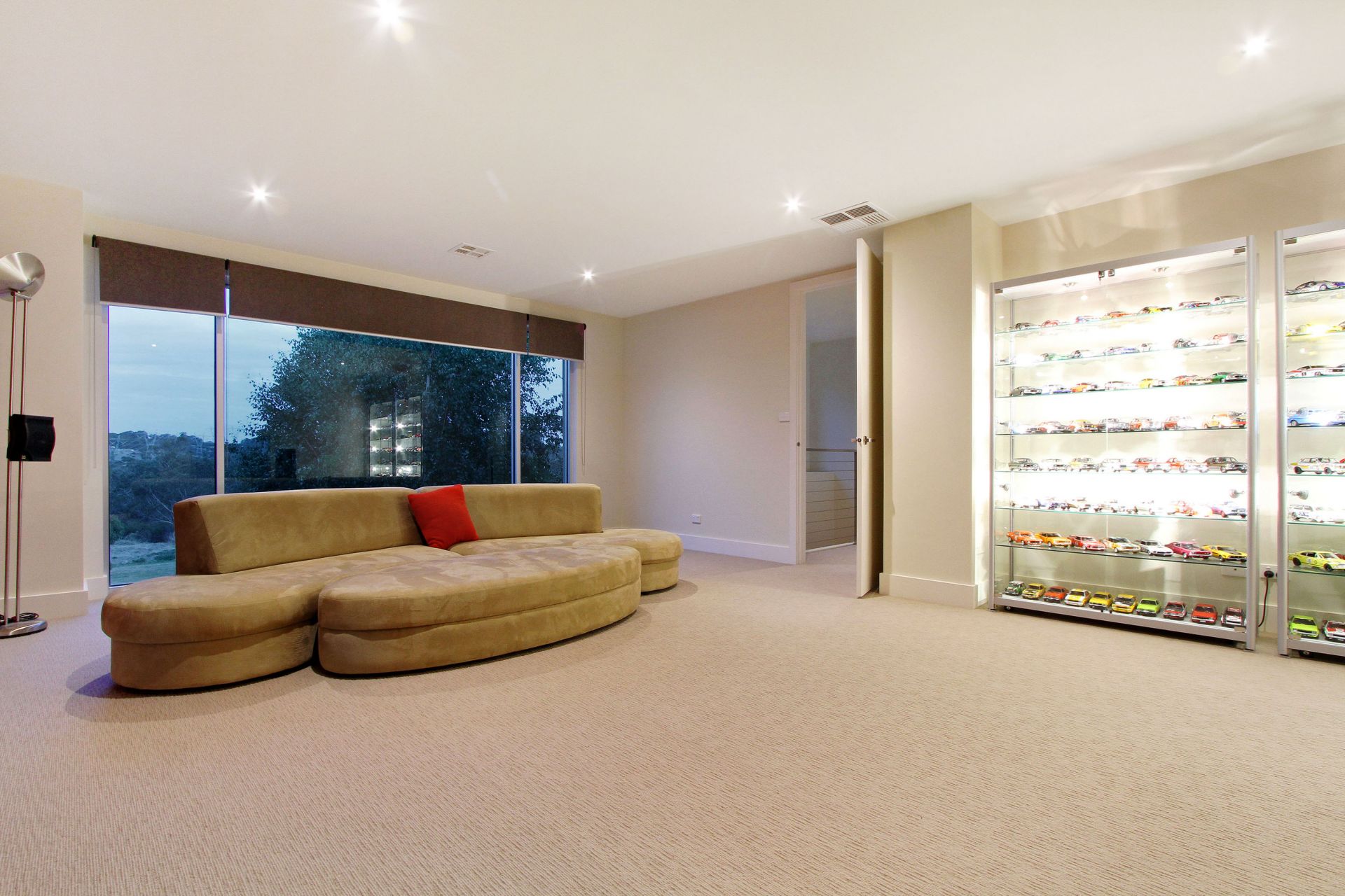 Contemporary Design With Spacious Sophisticated Style
