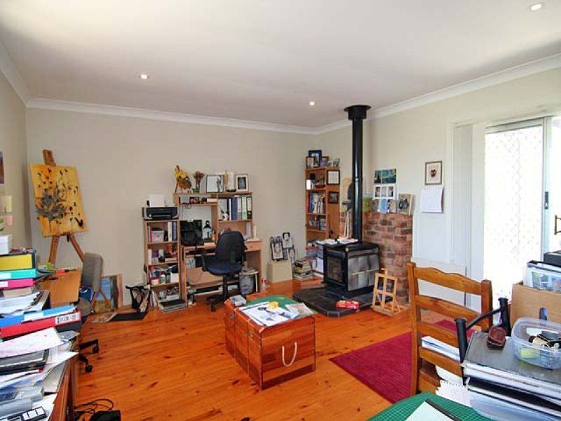 42 Dixon Drive, Holder - Thumbnail 8
