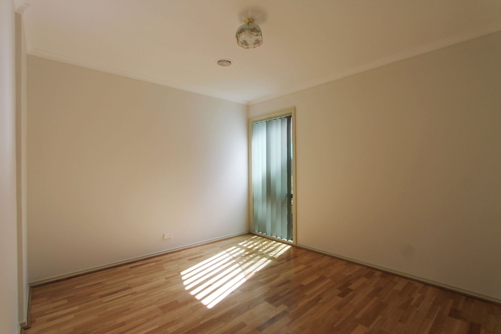 WELCOME HOME !!!   ***GARDENER INCLUDED***