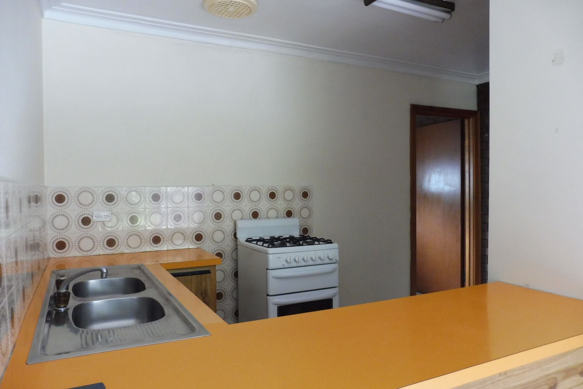 NEAT AND TIDY 2 BEDROOM UNIT