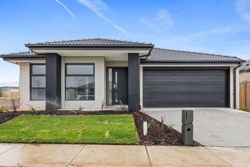 12 Jumps Street, Manor Lakes