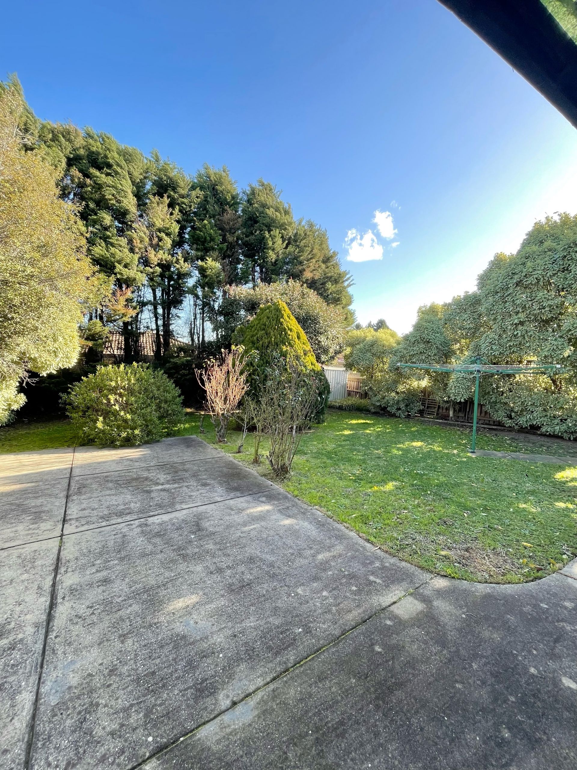 Well positioned home in a Great Location!!