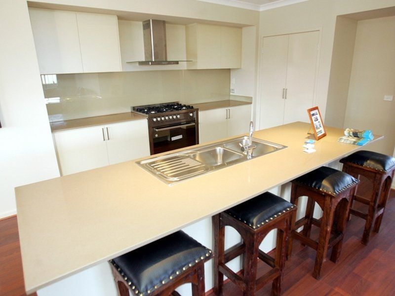 30 Whitlam Green, Point Cook OBrien Real Estate