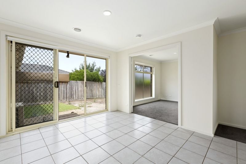 1/4 Paydon Way, Hampton Park - Thumbnail 3