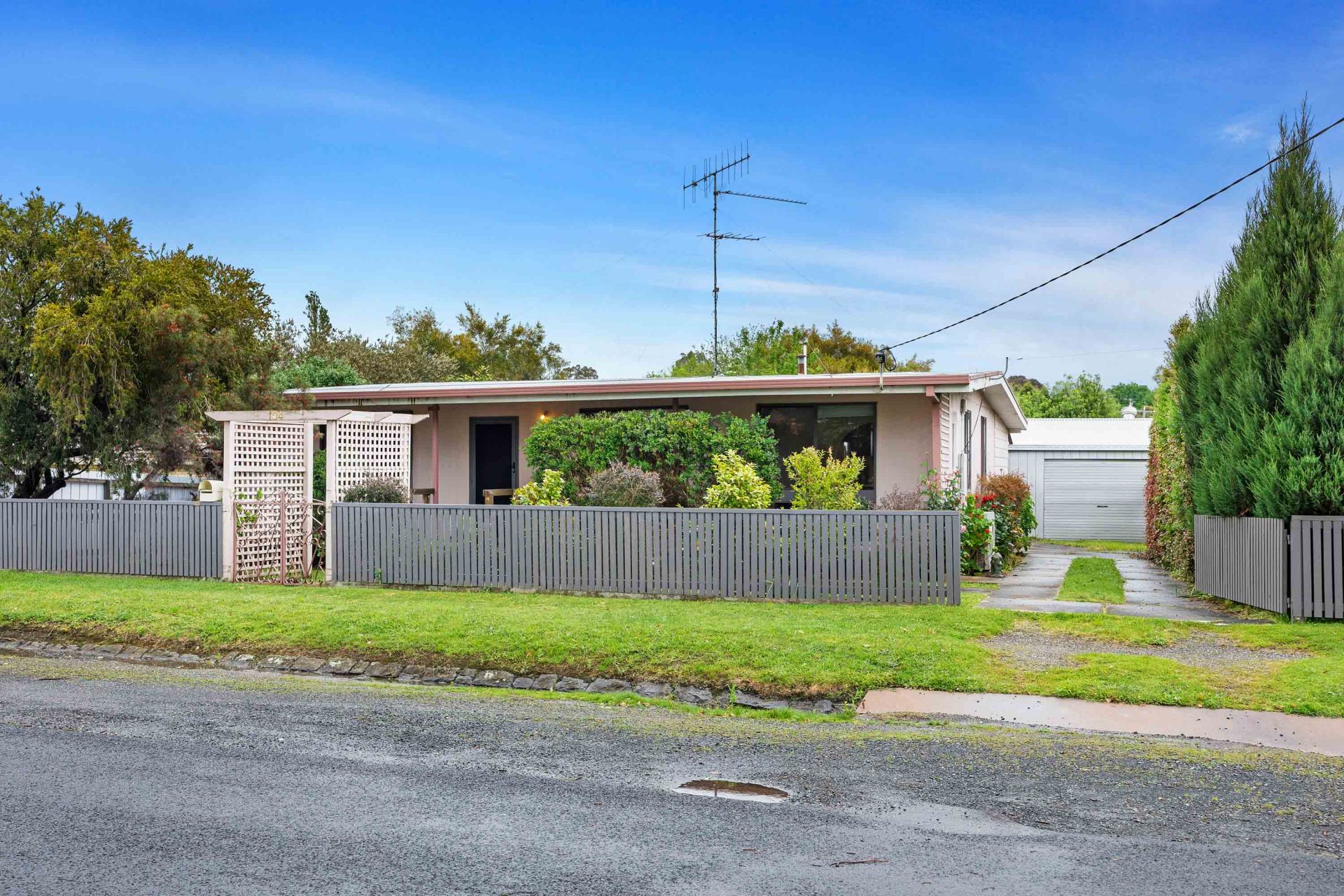 104 Larter Street Golden Point VIC, Golden Point - Thumbnail 2