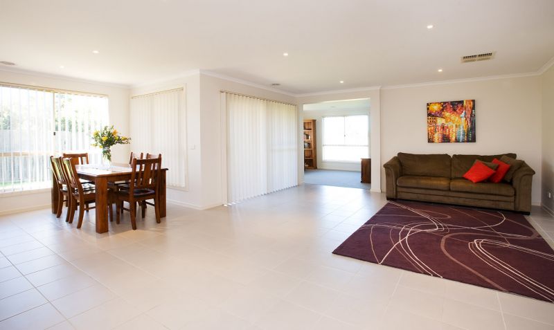 2 Nicholas Place, BROOKFIELD, Brookfield - Thumbnail 4
