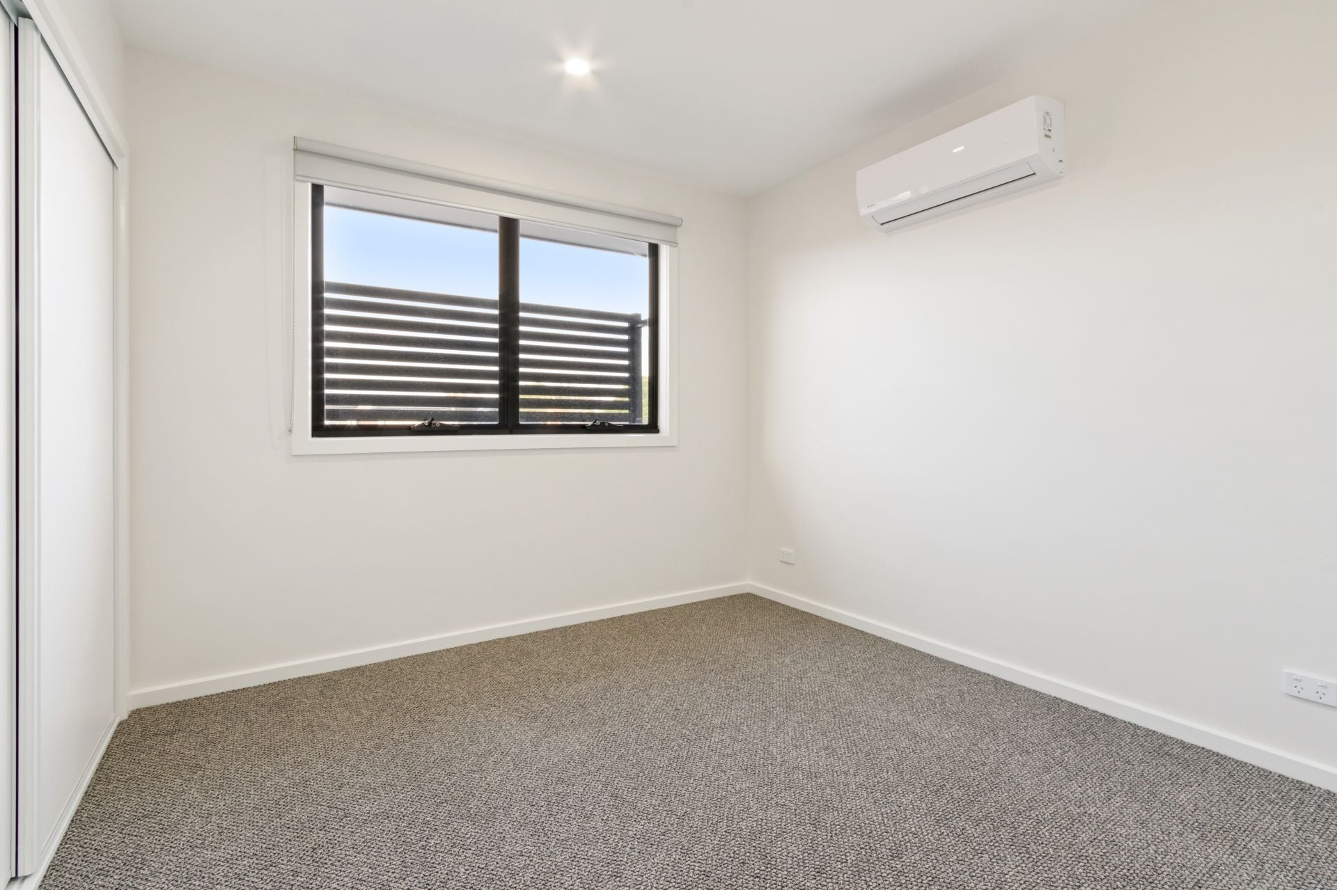 Stylish Luxury Townhouse in Reservoir