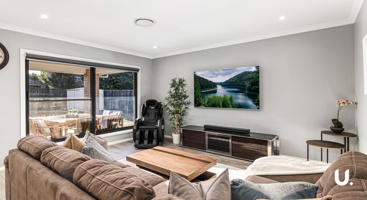 Colebee 6 Kirkwood Crescent