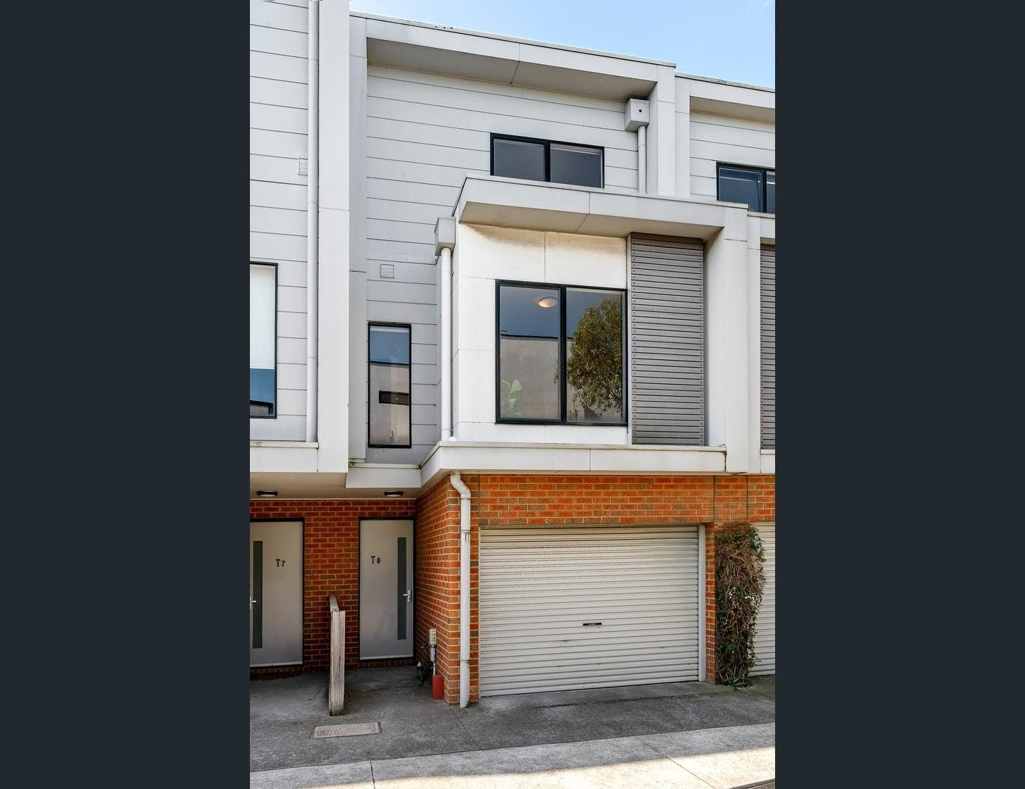 Stylish Modern Living in the Heart of Yarraville