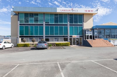 OFFICE WITH MAIN ROAD EXPOSURE!