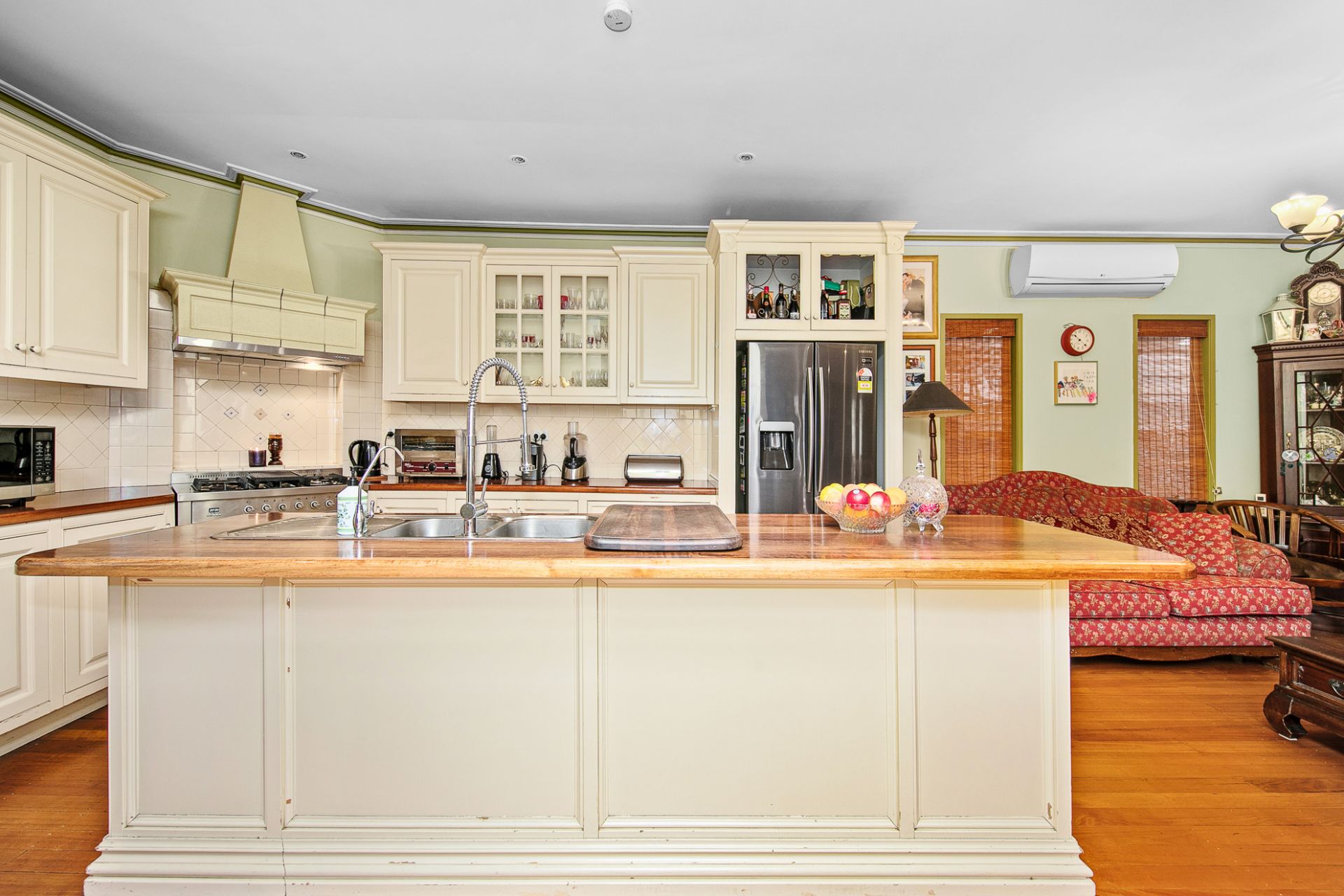 32 Eames Avenue, Brooklyn - Thumbnail 8