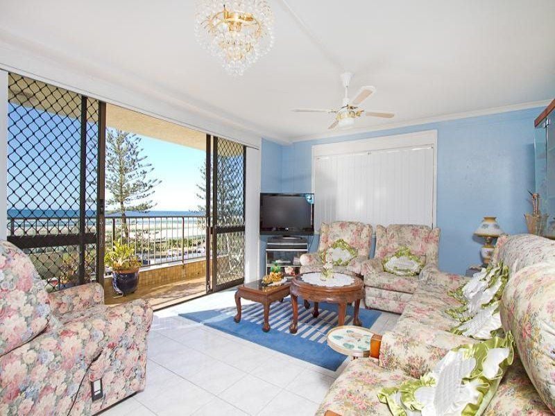 17/34 Musgrave Street 'Centre Court' KIRRA QLD, ' Kirra - Thumbnail 2