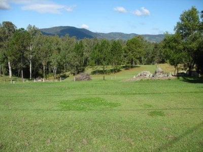Breathtaking mtn backdrop - Unbeatable position - South Pine River frontage