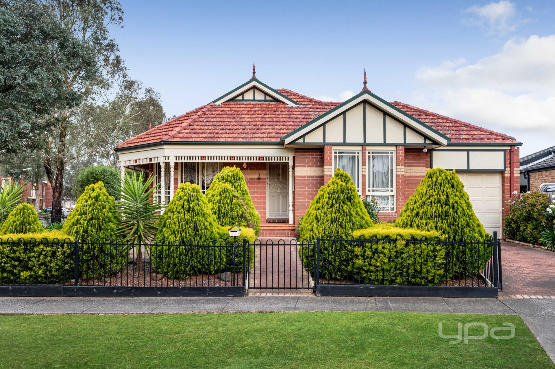 6 Almands Avenue, Roxburgh Park YPA Estate Agents