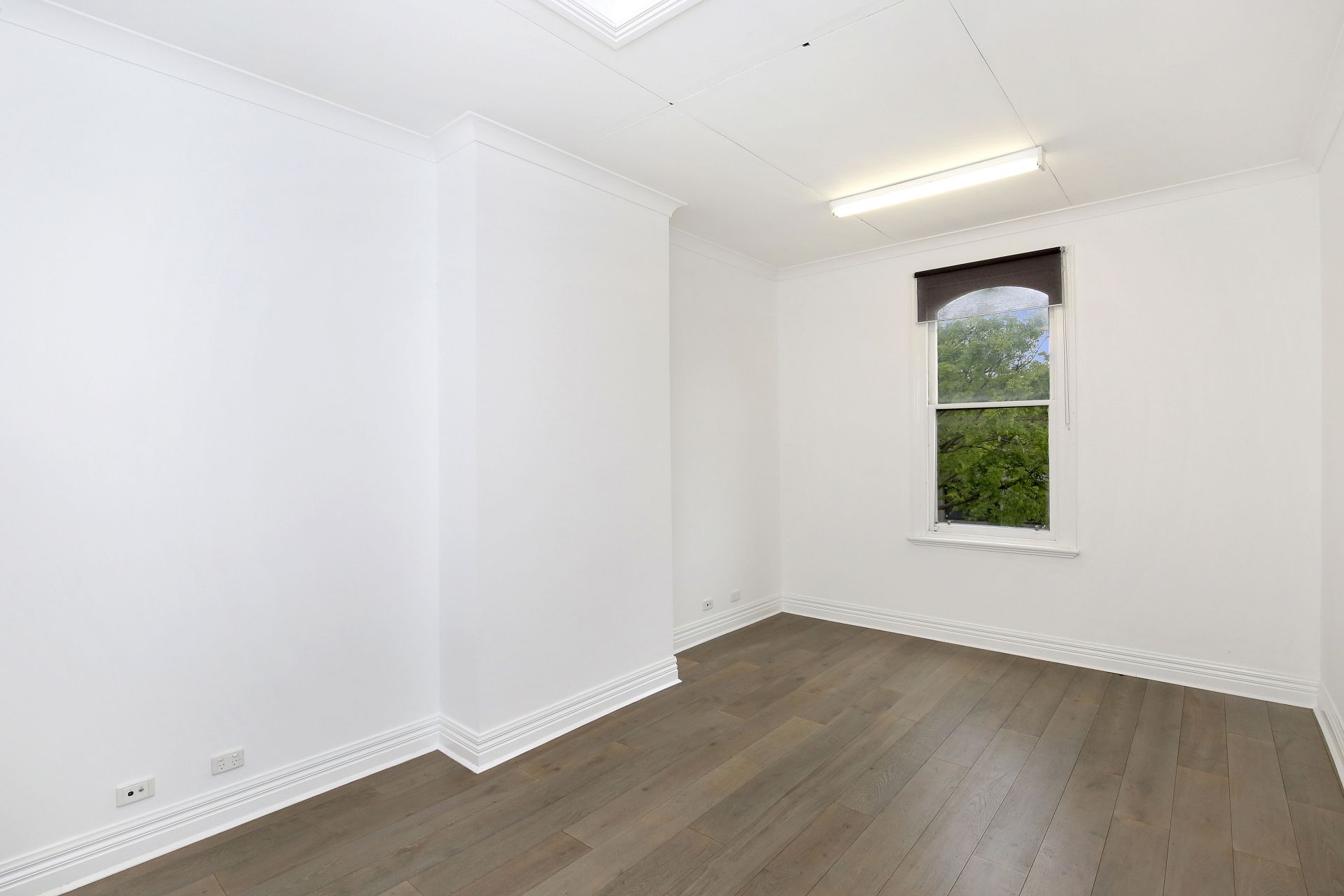 OPEN WED 12:30-1PM & SAT 9-9:30AM INSPECT VIA LALOR STREET
IN THE HEART OF BAY STREET