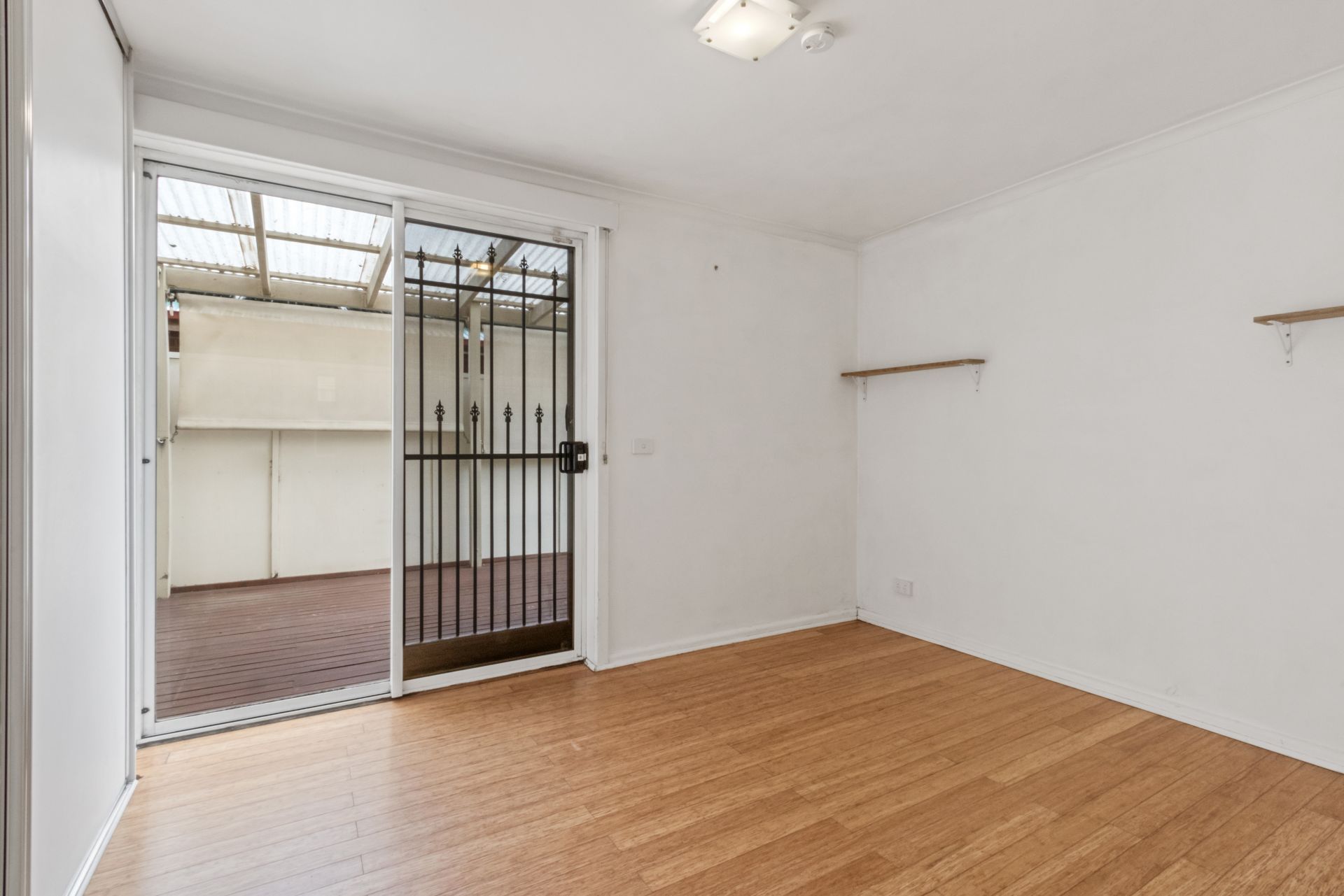 One Bedroom Apartment with Huge Courtyard