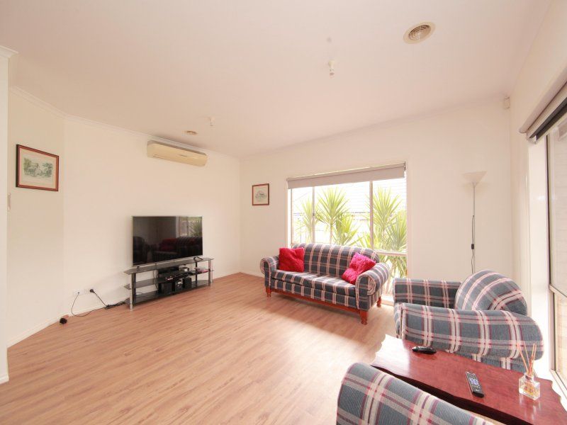 22 Poppy Drive SOUTH MORANG, South Morang - Thumbnail 6