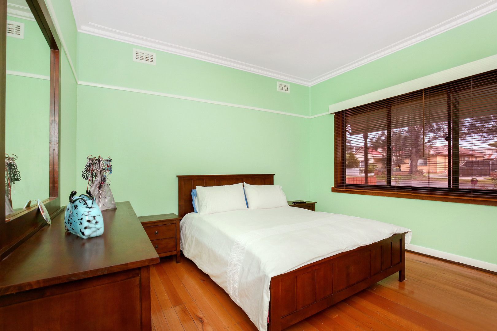Bright & Spacious home!