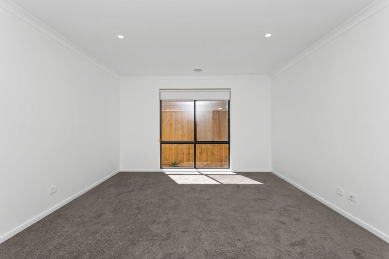 16 Graded Street, Manor Lakes