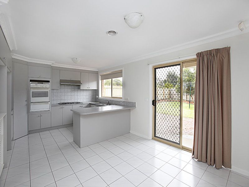 2/8 Trembath Court, Altona Meadows - Thumbnail 3