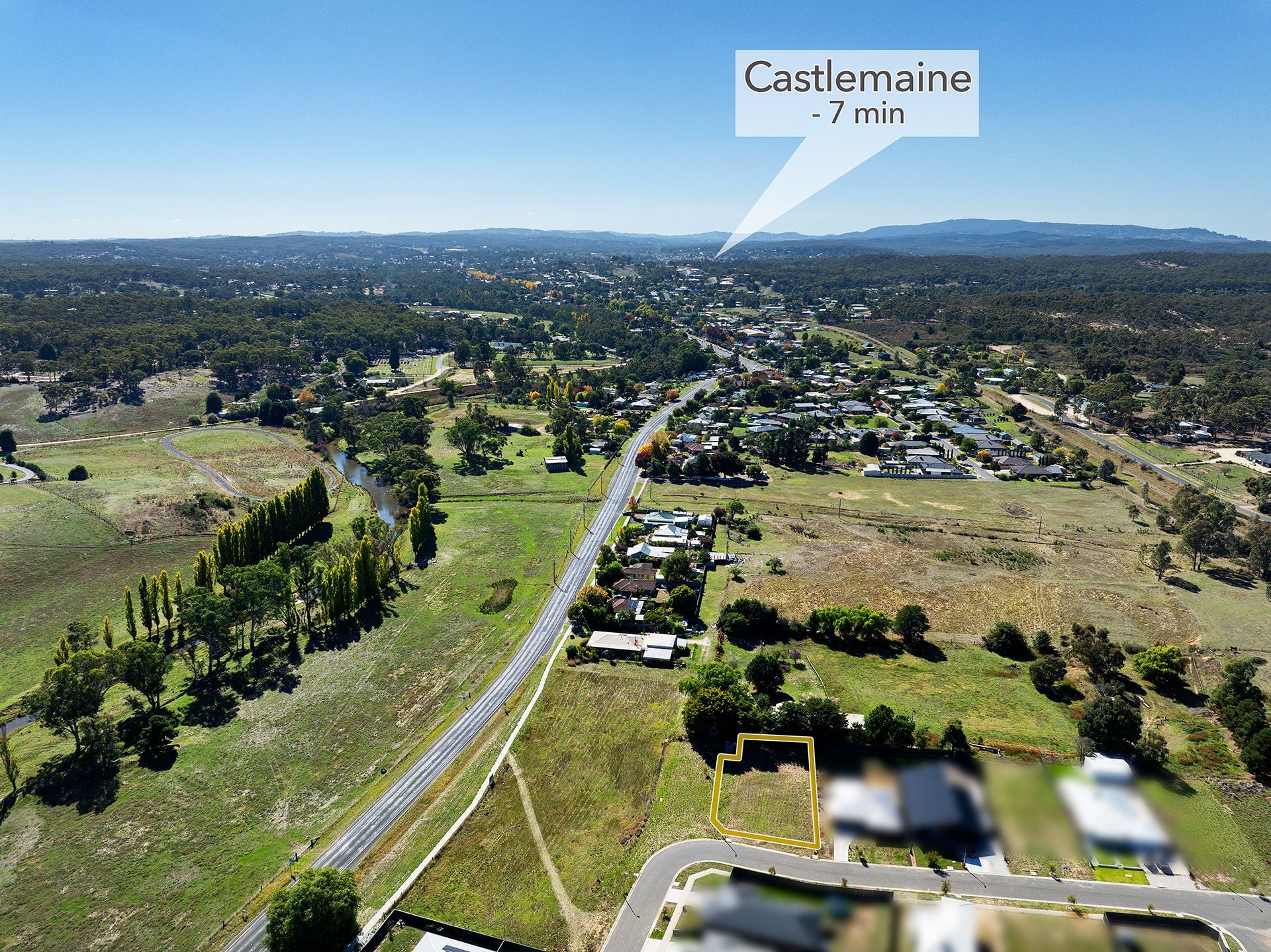 1 Banksia Court, Campbells Creek - Thumbnail 3