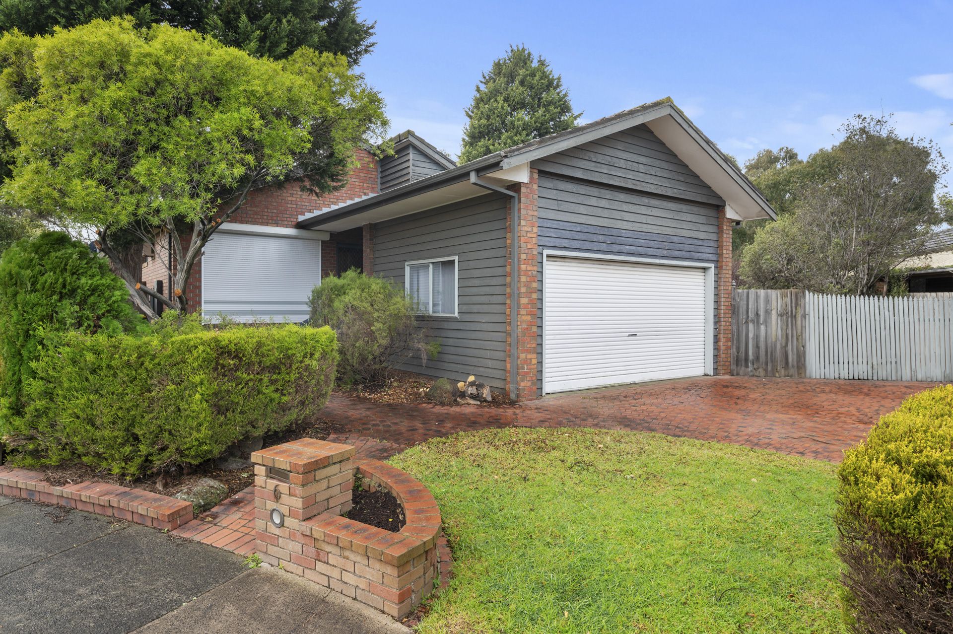 PERFECT FIRST HOME OR INVESTMENT - GREAT  LOCATION